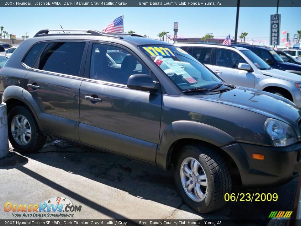 2007 Hyundai Tucson SE 4WD Dark Titanium Gray Metallic / Gray Photo #2