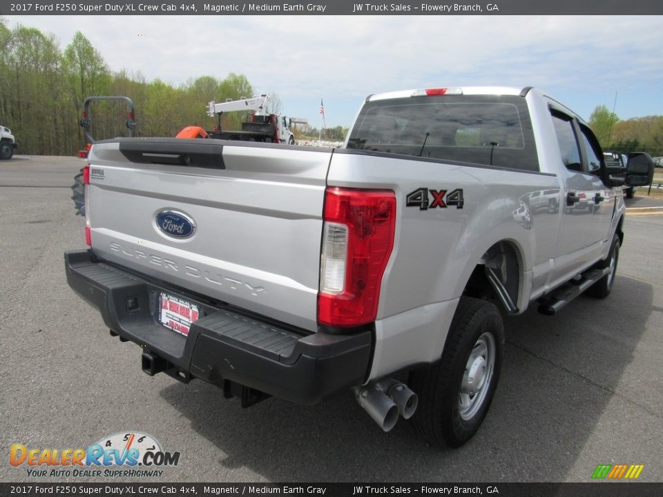 2017 Ford F250 Super Duty XL Crew Cab 4x4 Magnetic / Medium Earth Gray Photo #5