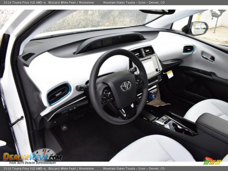 2019 Toyota Prius XLE AWD-e Blizzard White Pearl / Moonstone Photo #5
