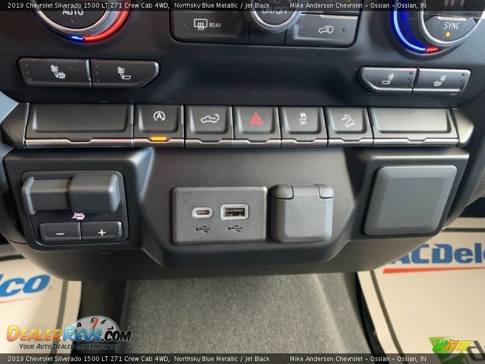 2019 Chevrolet Silverado 1500 LT Z71 Crew Cab 4WD Northsky Blue Metallic / Jet Black Photo #15