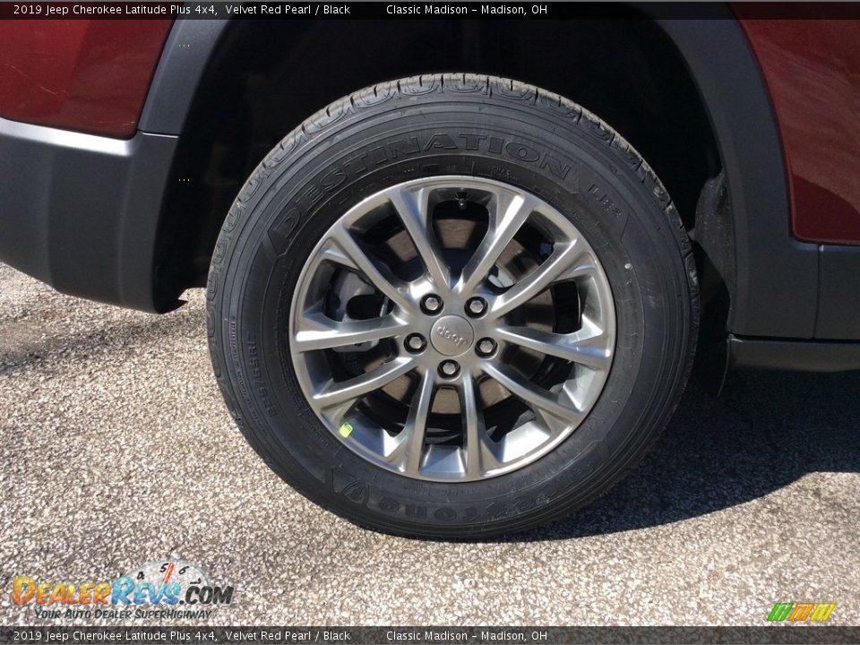 2019 Jeep Cherokee Latitude Plus 4x4 Velvet Red Pearl / Black Photo #7