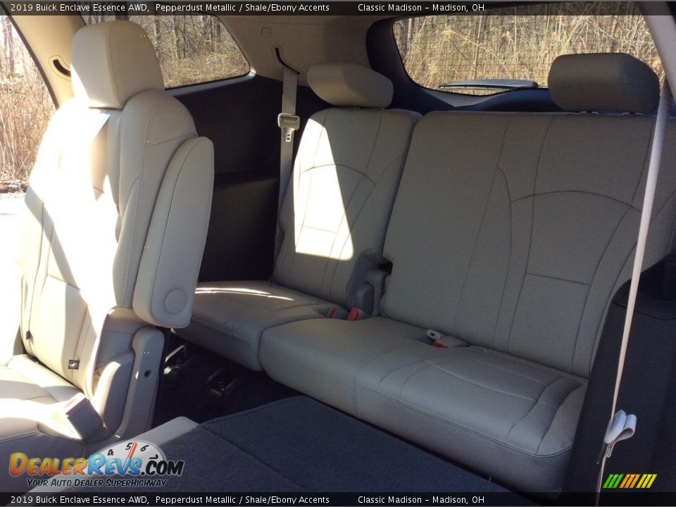 2019 Buick Enclave Essence AWD Pepperdust Metallic / Shale/Ebony Accents Photo #17