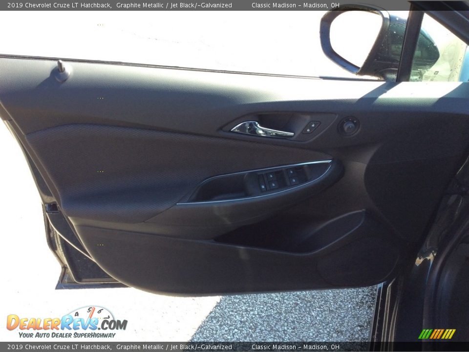 2019 Chevrolet Cruze LT Hatchback Graphite Metallic / Jet Black/­Galvanized Photo #8