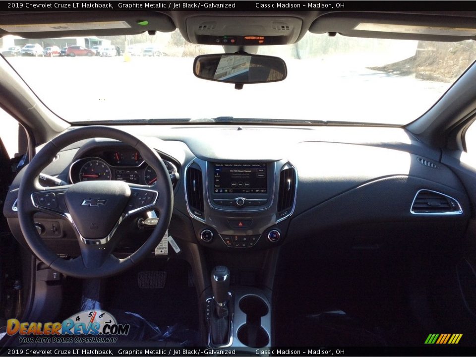 2019 Chevrolet Cruze LT Hatchback Graphite Metallic / Jet Black/­Galvanized Photo #10