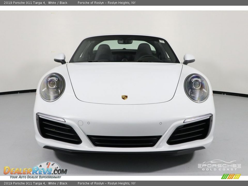 2019 Porsche 911 Targa 4 White / Black Photo #2