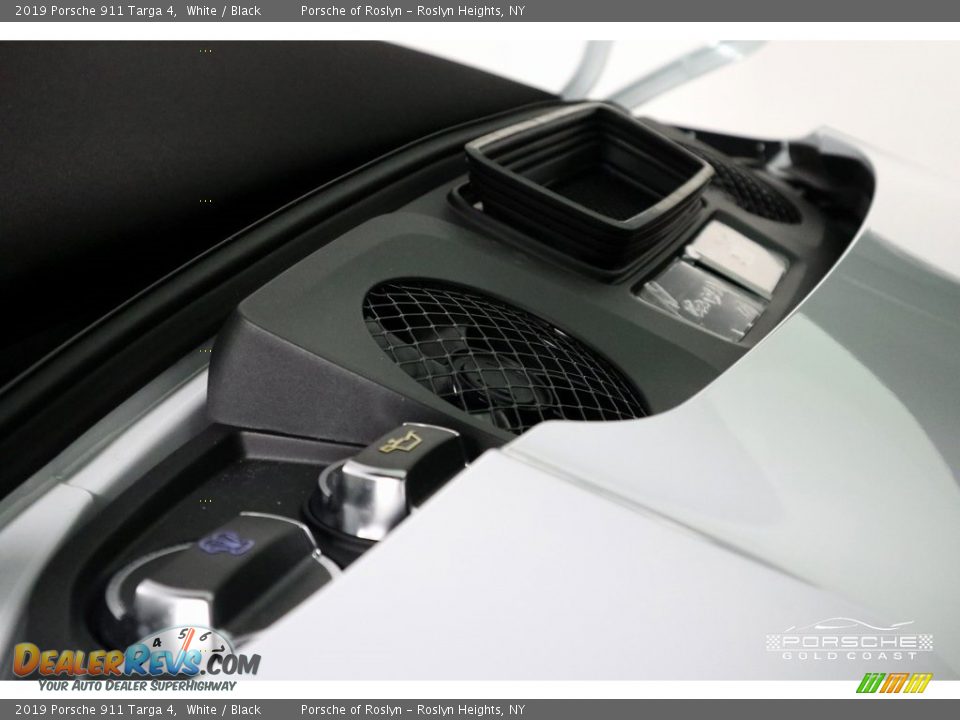 2019 Porsche 911 Targa 4 White / Black Photo #7