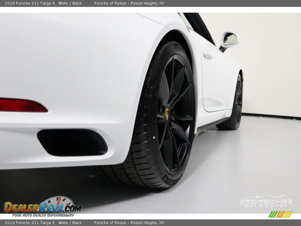 2019 Porsche 911 Targa 4 White / Black Photo #9