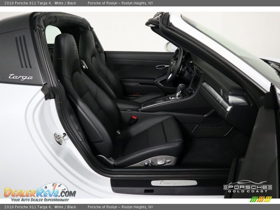 2019 Porsche 911 Targa 4 White / Black Photo #22