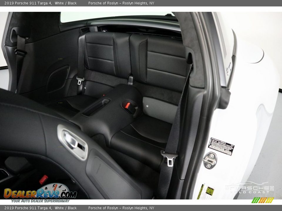 2019 Porsche 911 Targa 4 White / Black Photo #24