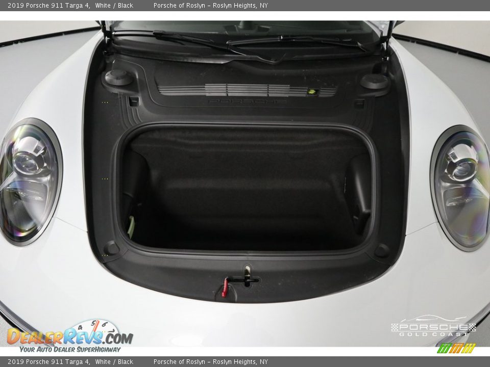 2019 Porsche 911 Targa 4 White / Black Photo #30
