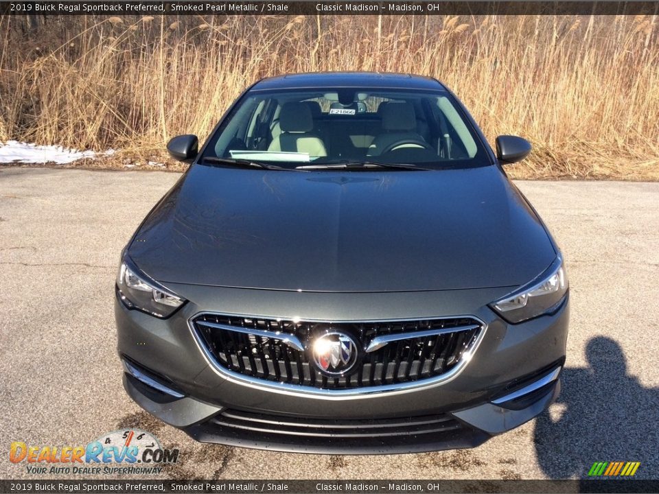 2019 Buick Regal Sportback Preferred Smoked Pearl Metallic / Shale Photo #2