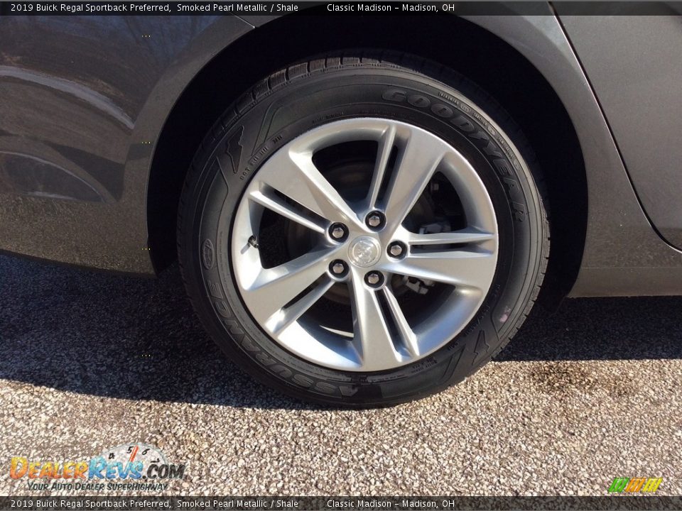 2019 Buick Regal Sportback Preferred Wheel Photo #7