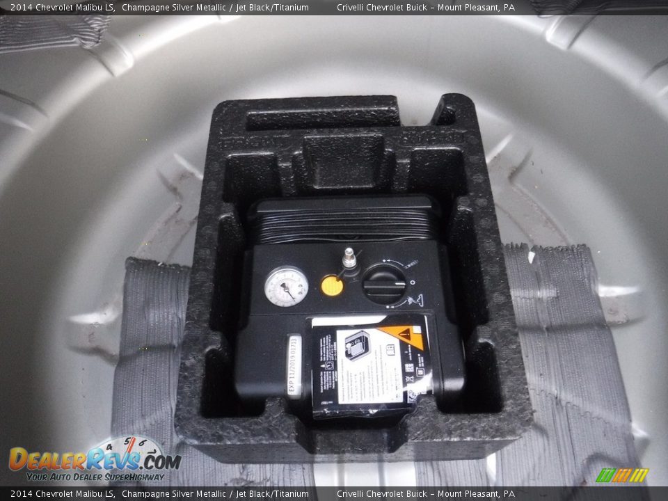 2014 Chevrolet Malibu LS Champagne Silver Metallic / Jet Black/Titanium Photo #25