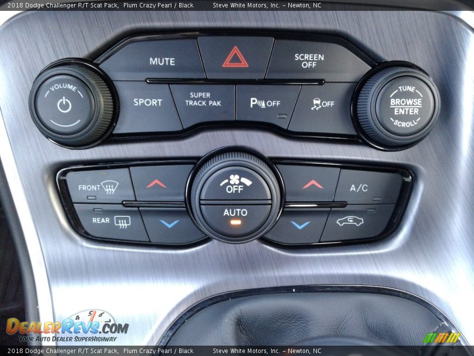 Controls of 2018 Dodge Challenger R/T Scat Pack Photo #26