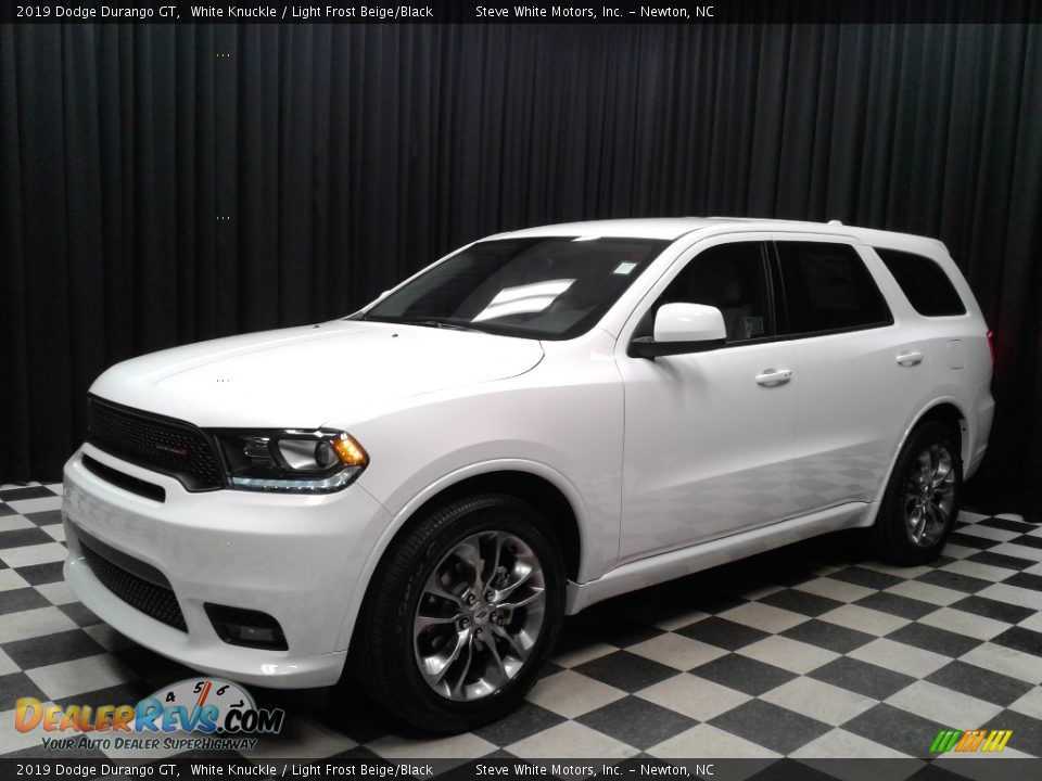 Front 3/4 View of 2019 Dodge Durango GT Photo #2