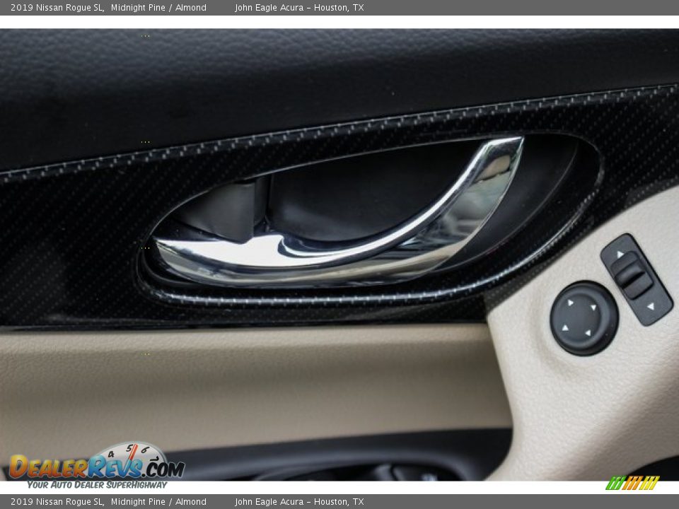 2019 Nissan Rogue SL Midnight Pine / Almond Photo #15