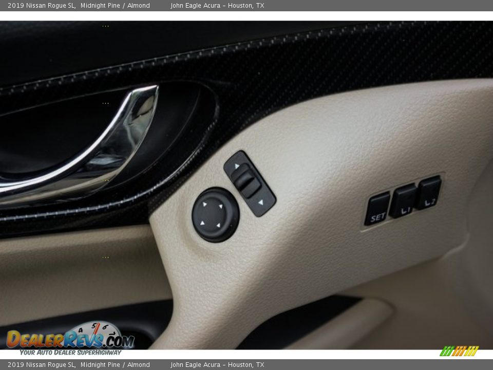 2019 Nissan Rogue SL Midnight Pine / Almond Photo #16