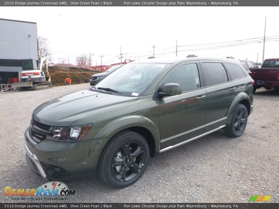 Front 3/4 View of 2019 Dodge Journey Crossroad AWD Photo #1