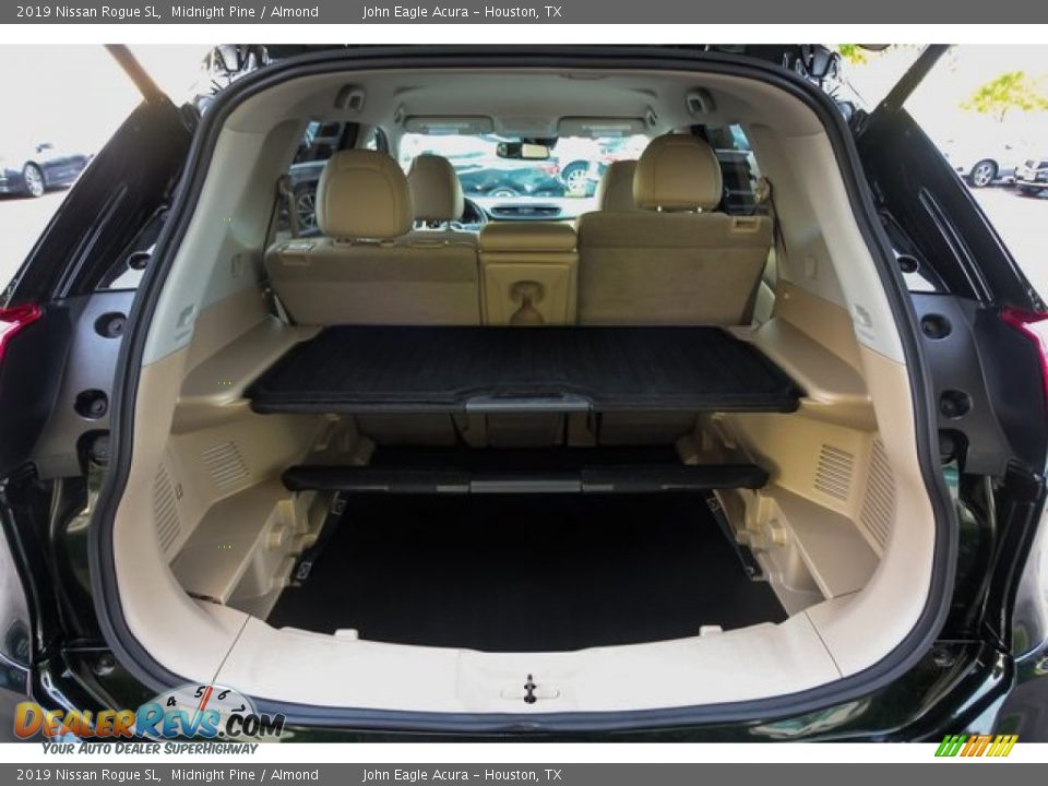 2019 Nissan Rogue SL Midnight Pine / Almond Photo #23