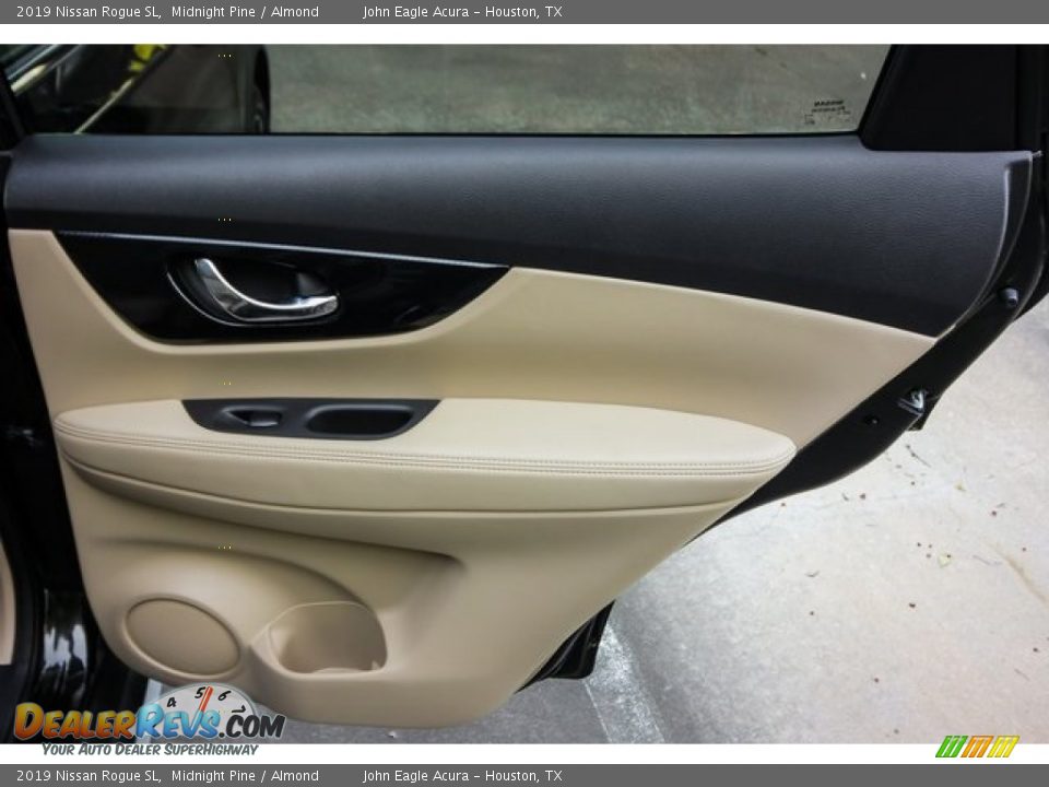 2019 Nissan Rogue SL Midnight Pine / Almond Photo #25