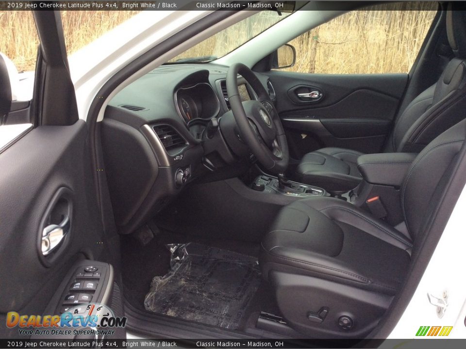 2019 Jeep Cherokee Latitude Plus 4x4 Bright White / Black Photo #9