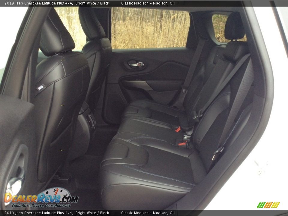 2019 Jeep Cherokee Latitude Plus 4x4 Bright White / Black Photo #16