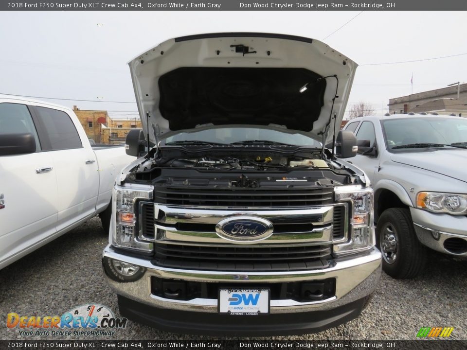 2018 Ford F250 Super Duty XLT Crew Cab 4x4 Oxford White / Earth Gray Photo #6