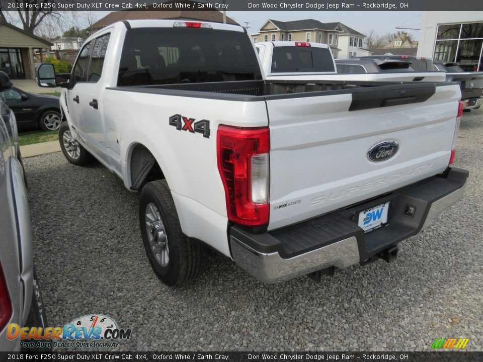 2018 Ford F250 Super Duty XLT Crew Cab 4x4 Oxford White / Earth Gray Photo #11