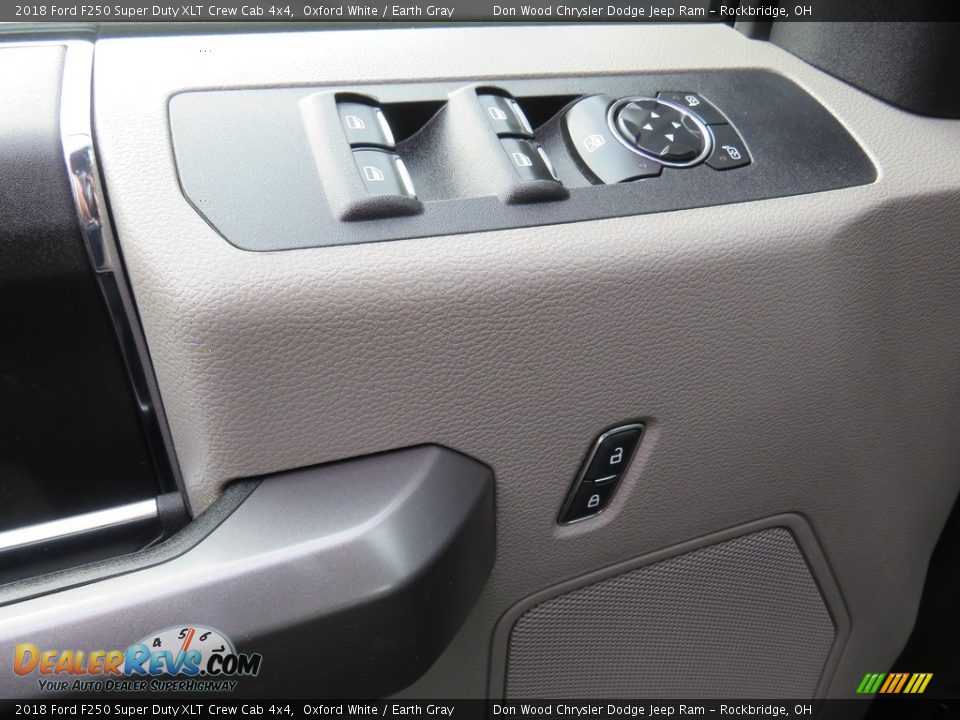 2018 Ford F250 Super Duty XLT Crew Cab 4x4 Oxford White / Earth Gray Photo #17