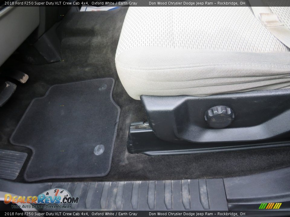 2018 Ford F250 Super Duty XLT Crew Cab 4x4 Oxford White / Earth Gray Photo #20