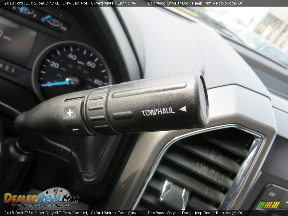 2018 Ford F250 Super Duty XLT Crew Cab 4x4 Oxford White / Earth Gray Photo #26