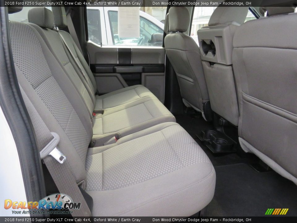 2018 Ford F250 Super Duty XLT Crew Cab 4x4 Oxford White / Earth Gray Photo #34
