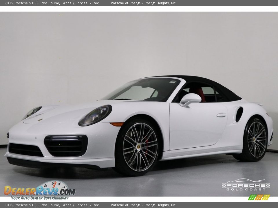 Front 3/4 View of 2019 Porsche 911 Turbo Coupe Photo #28