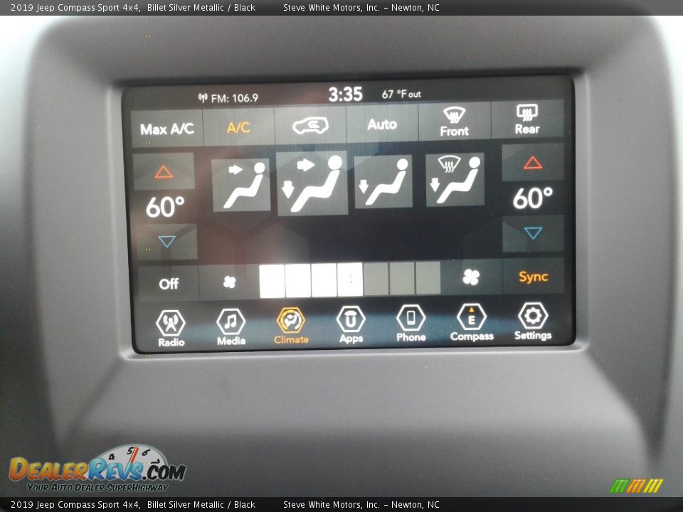 Controls of 2019 Jeep Compass Sport 4x4 Photo #23