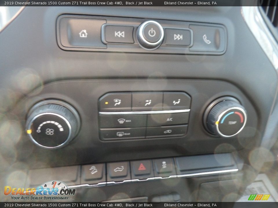 2019 Chevrolet Silverado 1500 Custom Z71 Trail Boss Crew Cab 4WD Black / Jet Black Photo #30