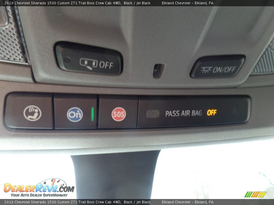 2019 Chevrolet Silverado 1500 Custom Z71 Trail Boss Crew Cab 4WD Black / Jet Black Photo #33