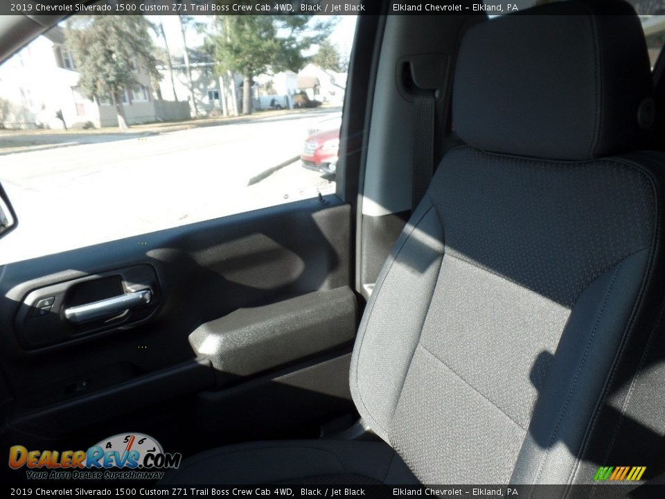 2019 Chevrolet Silverado 1500 Custom Z71 Trail Boss Crew Cab 4WD Black / Jet Black Photo #34