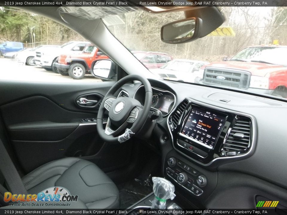 2019 Jeep Cherokee Limited 4x4 Diamond Black Crystal Pearl / Black Photo #11