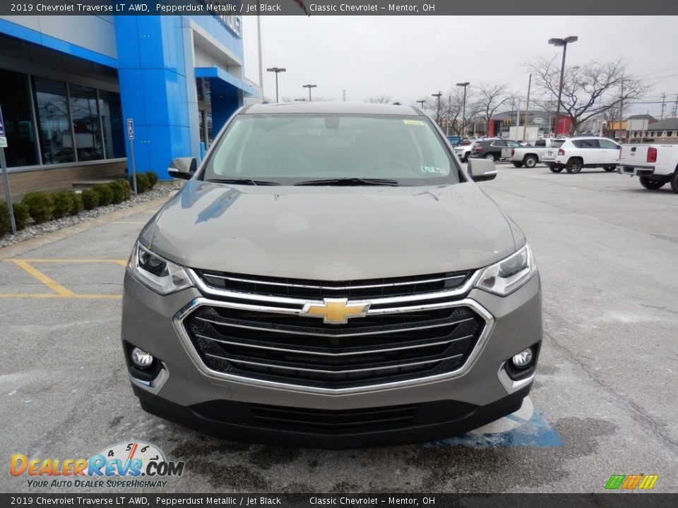 2019 Chevrolet Traverse LT AWD Pepperdust Metallic / Jet Black Photo #2