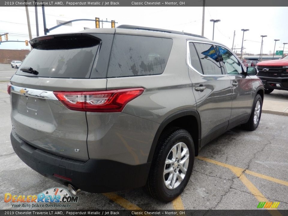 2019 Chevrolet Traverse LT AWD Pepperdust Metallic / Jet Black Photo #4