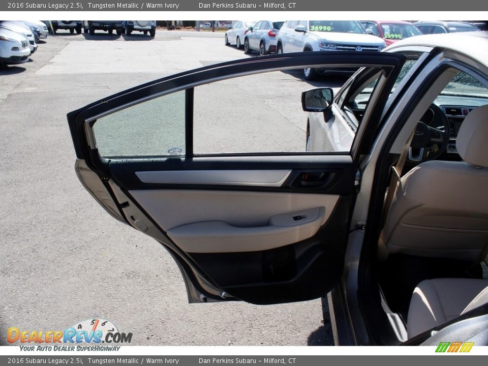 2016 Subaru Legacy 2.5i Tungsten Metallic / Warm Ivory Photo #11
