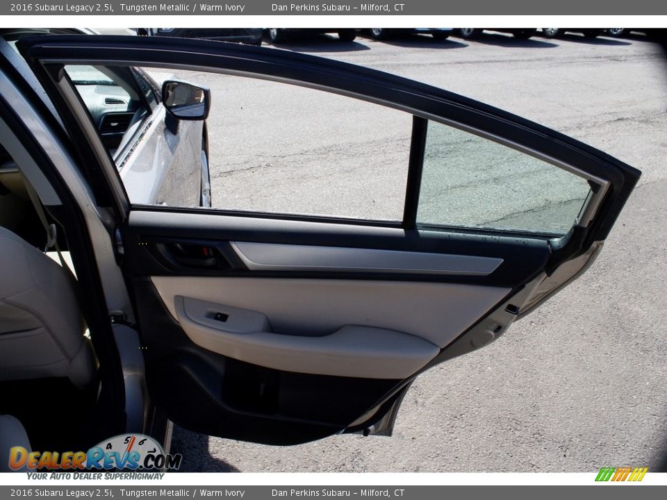 2016 Subaru Legacy 2.5i Tungsten Metallic / Warm Ivory Photo #14