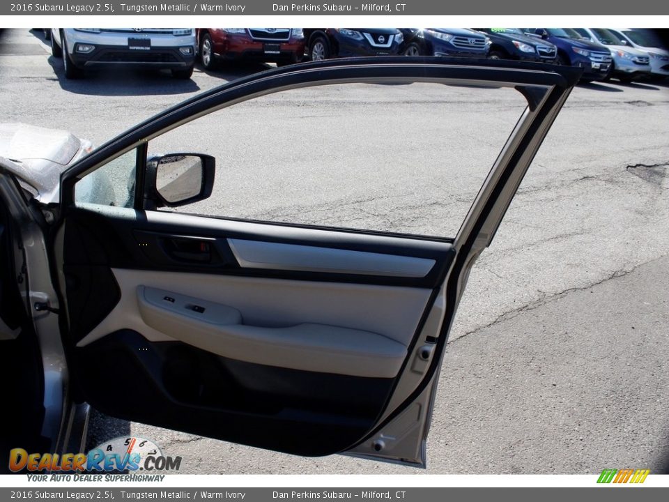 2016 Subaru Legacy 2.5i Tungsten Metallic / Warm Ivory Photo #16