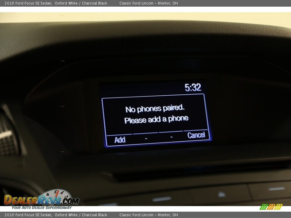 2016 Ford Focus SE Sedan Oxford White / Charcoal Black Photo #11