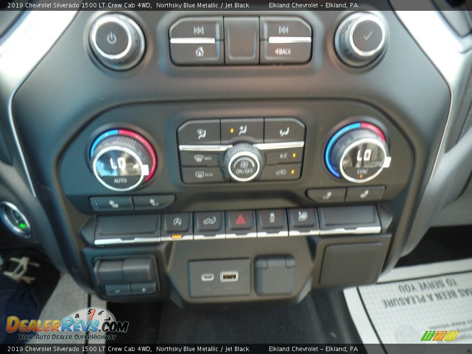 Controls of 2019 Chevrolet Silverado 1500 LT Crew Cab 4WD Photo #31