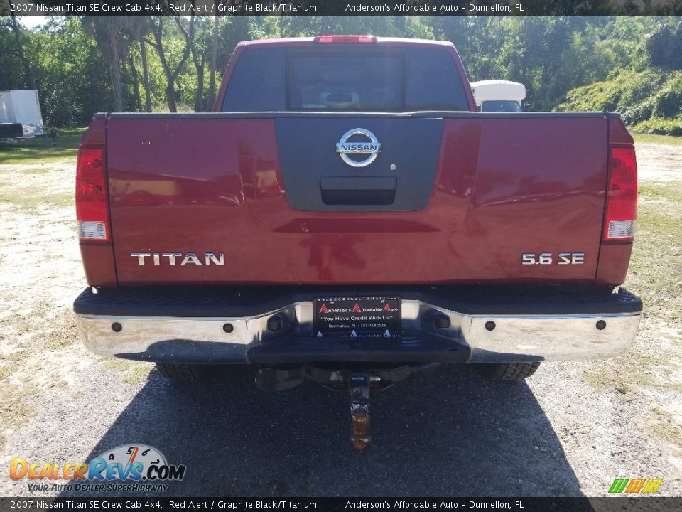 2007 Nissan Titan SE Crew Cab 4x4 Red Alert / Graphite Black/Titanium Photo #4