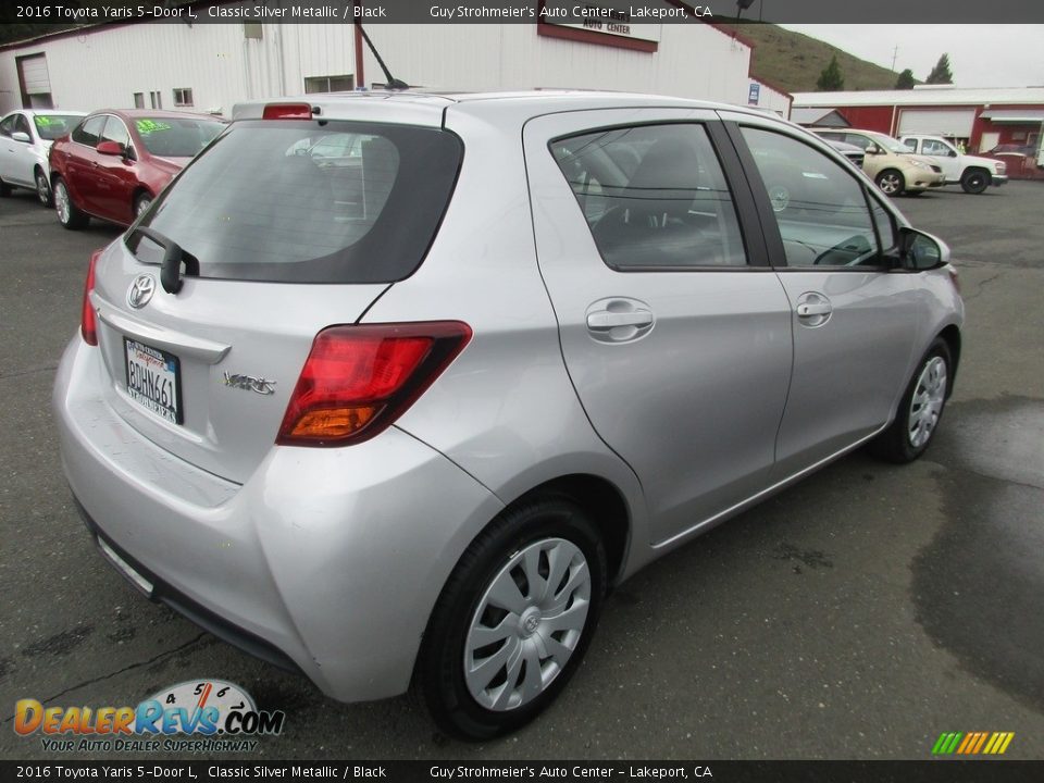 2016 Toyota Yaris 5-Door L Classic Silver Metallic / Black Photo #7