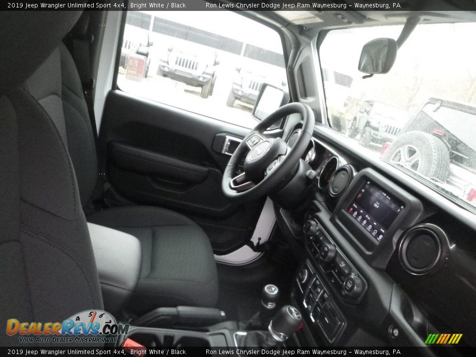 2019 Jeep Wrangler Unlimited Sport 4x4 Bright White / Black Photo #10