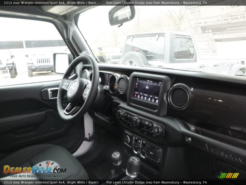 2019 Jeep Wrangler Unlimited Sport 4x4 Bright White / Black Photo #11