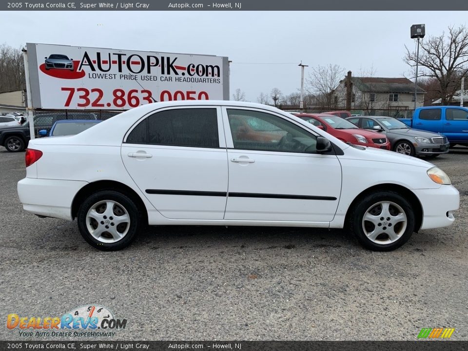 2005 Toyota Corolla CE Super White / Light Gray Photo #2